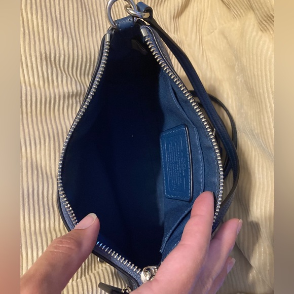 Coach crossbody - Picture 4 of 11